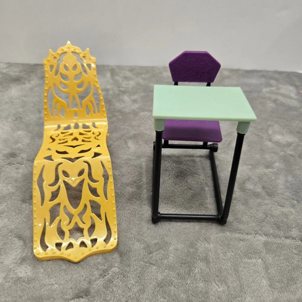 Monster High Doll‎ Furniture Yellow Lounge Chair Purple Green School Desk Set